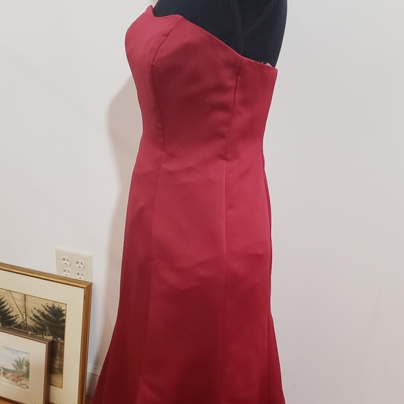 Alfred Angelo Bridesmaid Dress Unaltered in Wine - Picture 2 of 10